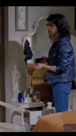 Escenas de la película RIGO ES AMOR Rafael Inclan - El güiro Angelica Chain - Arcadia Rigoberto Tovar Garcia - Rigo Pilar Pellicer - Tulipana Eduardo Alcaraz - El Gallino Maria Martin - Mamucha Elementos de Costa Azul Cesar A. Herrera Silvano Tovar Jose Ángel Tovar Silverio Delgado Ricardo Rivera Juan Jimenez Juan Puebla Dirección: Felipe Cazals Cinematográfica FILMEX S.A. 1980 Fuente https://youtu.be/Ok0D55712u8?si=JwUh49aX77SA539b Vibraciones de exito Youtube | RIGO TOVAR México