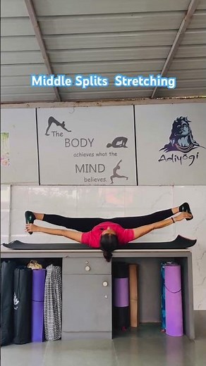 Middle Splits tutorial #middlesplits #tips #flexibility #yogalove #trending