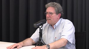 Violent behavior increases in the warm months. That is a correlation, and yet, animal and human mating behavior does as well. Is there a relationship between temperature and these drives? Dr. David Anderson, a professor of biology at Caltech, is an expert on the neuroscience of aggression, mating behavior and other motivated states. Here he discusses this: https://bit.ly/3Lrmnec | Andrew Huberman