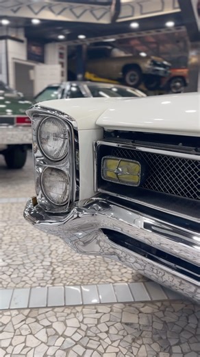 Our showroom was packed today! Lots of new cars coming soon so make sure to keep an eye out for them! #classiccars #americanmuscle #cars #dealership #chevy #chevrolet #pontiac #grandprix #catalina #nova #harley | Smoky Mountain Traders