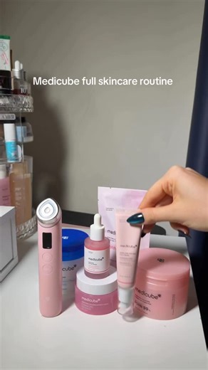 Anastasia 🧚🏻‍♀️ on Instagram: "@medicube_global_official full skincare routine 🤤"
