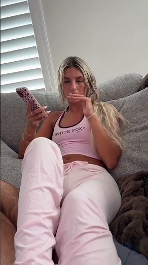 I’m on the phone with my man, please stop 😭
