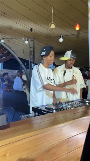 Djy Zan SA: A Rising Star in Music