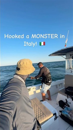 Giant Tuna vs Fishermen in Italy! 🇮🇹🎣