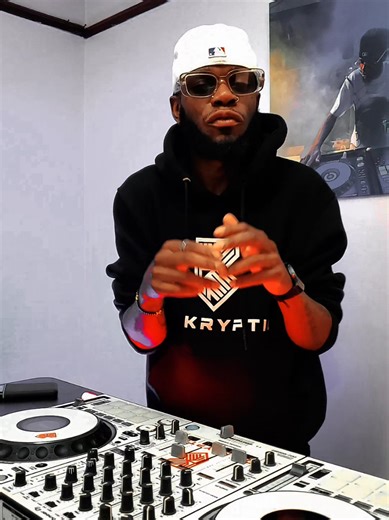Live DJ Performance at Evil Lounge Tonight