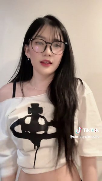 Christy Chriselle (@christychriselle) - 🌝