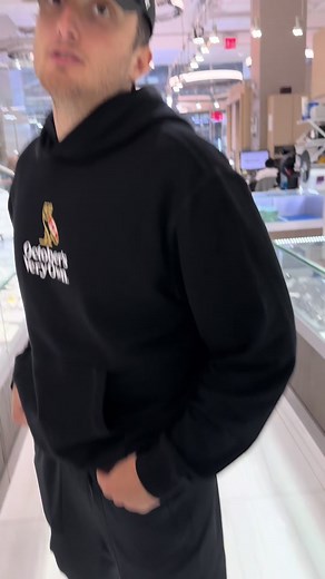 How to buy and sell a Rolex watch for profit. During a live rolex negotiation with kerri I decide to flip the watch in the same building turning this into a fast flips episode. Hopefully I can quickly resell this rolex for profit and move on to the next one #rolex #watches #luxury #business #entrepreneur #foryou