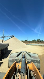 Kleines Ladespiel mit Liebherr 576X Power im Gravelpit
