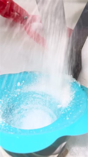 DESIGNER SNOBALLS ®️🍧🌈🍭✨ on Instagram: "#throwback DESIGNERRRRRRRRR SNOBALLS 😇❄️☃️🍧🍰"