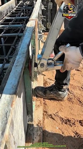 Concrete Formwork Locking Process Using a Formwork Clamp #constructiontools #constructionwork