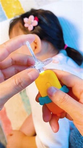 How to clean baby ears safely at home. ✅ LED Cartoon Baby Ear Cleaner Tool