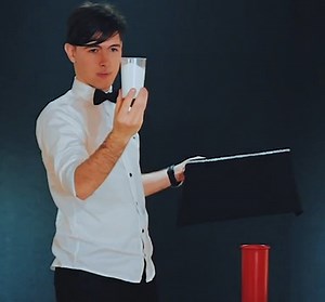 Vanishing Glass of Milk Pro (定番コメディのプロ仕様）おまけ付き-マジックショップＧＩＮ