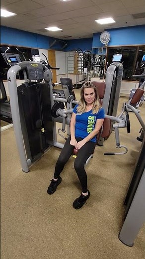 Technogym arm curl machine