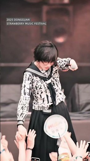 ATARASHII GAKKO! brought electrifying energy to Strawberry Music Festival 2025 in China💥🍓