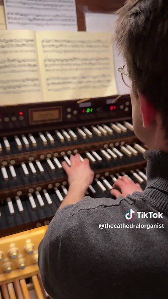 Trio super ‘Herr Jesu Chris, duch zu uns Wend’. Bach was being cheeky here muddling the sacred and profane, but what a fun piece! #music #organ #musician #classical #artist