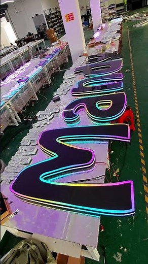 A very eye-catching dynamic storefront sign