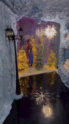 The Most INSANE Airbnb in Orlando ‼️🤯❄️ @incredibleorlando ⬅️⬅️ Electronic Ice Castle is a MASSIVE Home With 8 Bedrooms, 9.5 Bathrooms & Sleeps Up To 20 Guests. I’ve stayed at many Airbnb’s in Orlando but this is one of the most themed I’ve seen! The interactive light show was seriously impressive, and the over the top theming makes it one of the most unique homes I’ve stayed at. This a no-brainer for your next vacation with friends & family! 🤩 Incredible Vacation Homes is an affordable way fo