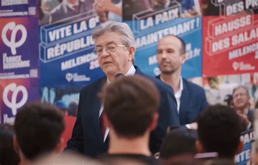 Melenchon est tellement radin. En 2007, il était sénateur depuis 21 ans et percevait environ 5 400 € nets par mois.La même année, son père, Georges Bernabé François Mélenchon, ancien receveur des PTT, est décédé à Perpignan le 3 mars 2007, à 85 ans.À Perpignan, une inhumation simple coûtait alors vraisemblablement autour de 3 500 €.
