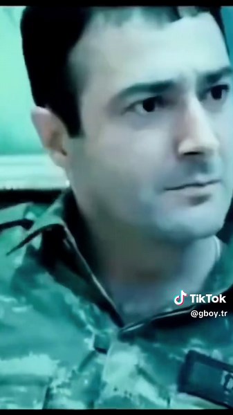 Rastgele İnsanlara Ayakkabı Hediyesi