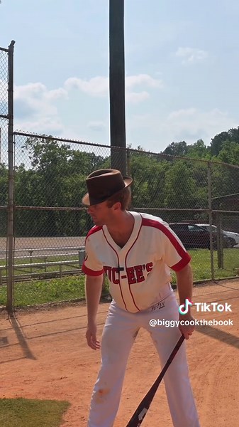 Can you imagine Shohei Ohtani in the 1940’s #mlb #baseball #baseballlife #sports #comedy #sketch