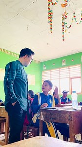 84K views · 2.7K reactions | Kelas matematika suasanaya pun bisa adem ayem #guru #guruindonesia #cikgu #teachers #gurusmp #sekolah #belajar #Mathematics #matematika #smp #reelsfb #reelsfbpro #funny #funnyreels #funnyvideos | Ians | Facebook