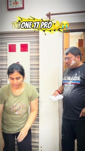 iPhone 17 Pro k box mein hua keypad ka Dhamaka #india #comedy #funny #realitfeelit #youtubeshorts