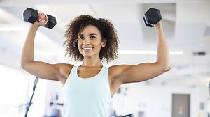 2 dumbbells and this 12-minute standing arm workout to build biceps and triceps muscles