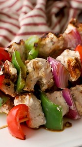 Greek Chicken Kabobs WRITTEN RECIPE: https://bellyfull.net/greek-chicken-kabobs/ | Belly Full