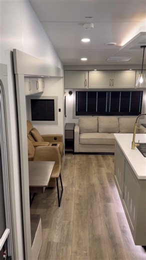 Brinkley Z3100, Lot #4280