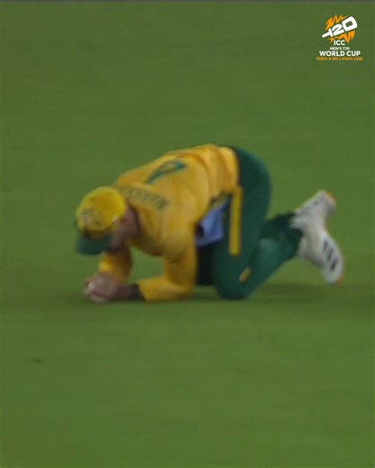 Aiden Markram's top catch helps Proteas swing the momentum back with the vital wicket of Finn Allen 🙌 #T20WorldCup broadcast details 👉 https://www.icc-cricket.com/tournaments/mens-t20-world-cup-2026/news/all-the-broadcast-details-for-icc-men-s-t20-world-cup-2026 | ICC - International Cricket Council
