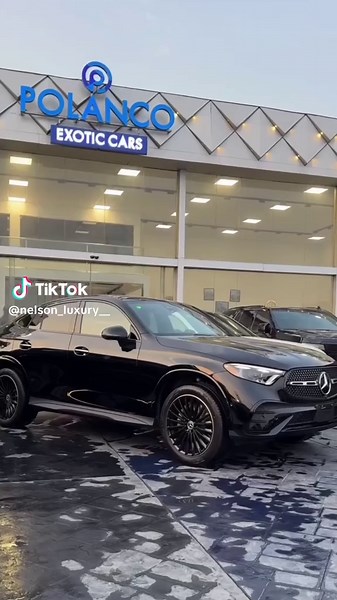 Mercedes Benz GLC 300 2025: Luxury SUV Overview