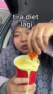 Nor Atierah Zulfatie binti Zulkiffli on Instagram: "Tira mmg suka tau chicken tender @ahmadsfriedchicken sbb sdap ,tender ,rangup and sos dia pun sdap .bagi tira harga dia pun ok .Series ayam dia mmg lembut !berapa kali dh repeat @ahmadsfriedchicken"