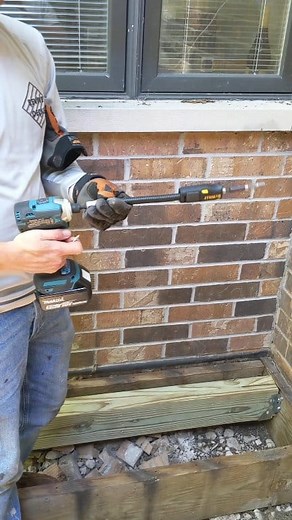 983K views · 4.4K reactions | If you are in a tight spot, this handy dewalt angle extension is great #repair #home #diytips #extensions #dewalt #makita #tools #tips | Revive Home Tips | Facebook