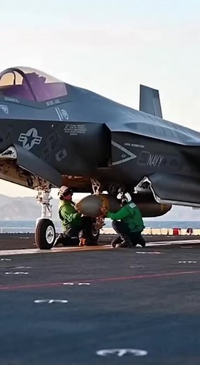 1. F-35 Bomb Loading Fail – Jet Engine Starts by Mistake! 😱🔥