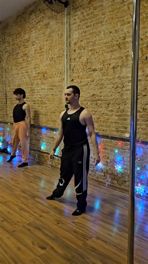 Tarcisio Marques on Instagram: "Uma deliciosa experiência em fazer uma coreografia totalmente fora da minha zona de conforto. Obrigado pela SUPER coreo e aula de hoje @eden_harel You're magical ❤️"