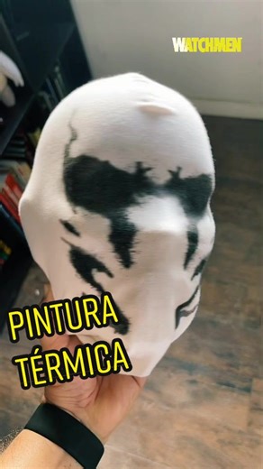 Máscara de Rorschach: Los Secretos de la Pintura Térmica y las Máscaras de Villanos