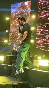 Atif Aslam electrified The O2 Arena London with powerful performance | Pak celebs sing along