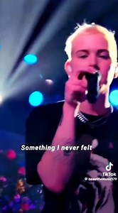 Falling - Trevor Daniel 🥳 (Live Performance) #falling #fallingtrevordaniel #trevordanielfalling