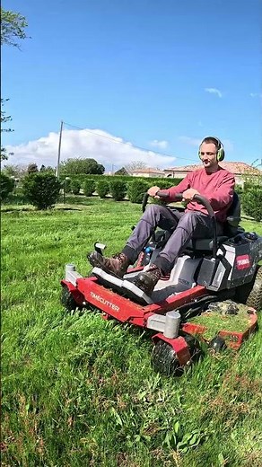 Test Tracteur Tondeuse Toro #agriculture #construction #travaux #nature #renovation #tractor