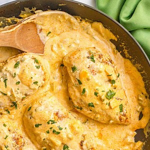 Chicken Breasts with Jalapeño Cheese Sauce