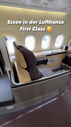 Essen in der Lufthansa First Class 😋 | Besser Urlauben