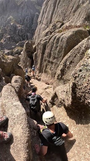 Escalada al Cerro de la Cruz en Los Gigantes, bajando de la Cumbre con estas vistas #climbing