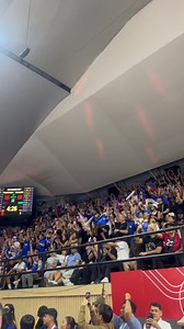 WATCH | FILIPINO BASKETBALL FANS 🇵🇭🔥 Kahit saan, kahit kailan. Basta basketball, nangingibabaw at nag-aapoy ang suporta ng mga Pinoy fans. Ito ang nasaksihan sa finals match sa pagitan ng Gilas Pilipinas Men’s Basketball Team at Thailand sa 33rd Southeast Asian Games. | via POC Media / Paolo Salamatin #GilasPilipinas #33rdSoutheastAsianGames #2025ThailandSEAGames #ParaSaAtletangPilipino #ParaSaBayan #PTVSportsNetwork | PTVSports Network