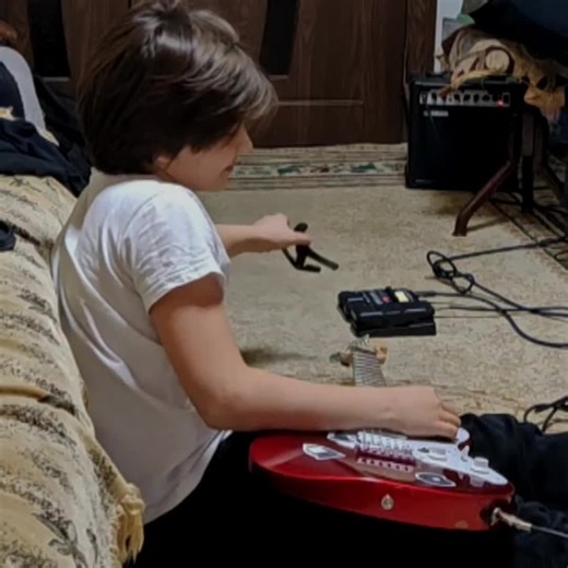 Вот и норм версия пьесы (ПРЕСТИЖ) #гитара #guitar #ташкент #piano #fyp | guitar