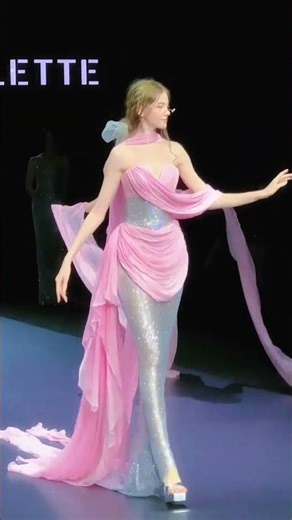 Stylish Elegant Girls Walking in Fashion Mode