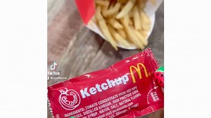 Smart ketchup packet hack to dip fries with ease