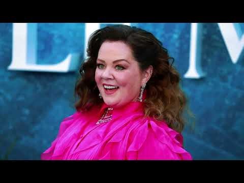 Melissa McCarthy , 54 , Shows Her Huge Size In New Bikini Photos