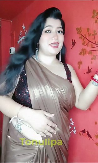 কেমন লাগছে বলে যেও কিন্তু #boudi #housewife #makeup #sareefashion 😍 | Blogger Tonu