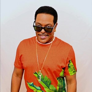 Hey girl, how you doin’ 😉😎 | Charlie Wilson