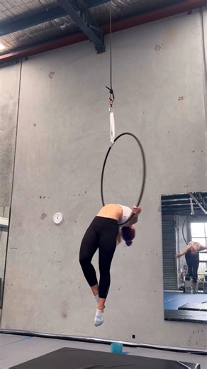 Solo Contortion 5001207 Show Reel